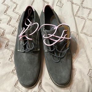 Brand new never worn men’s Crown and ivy dress shoes